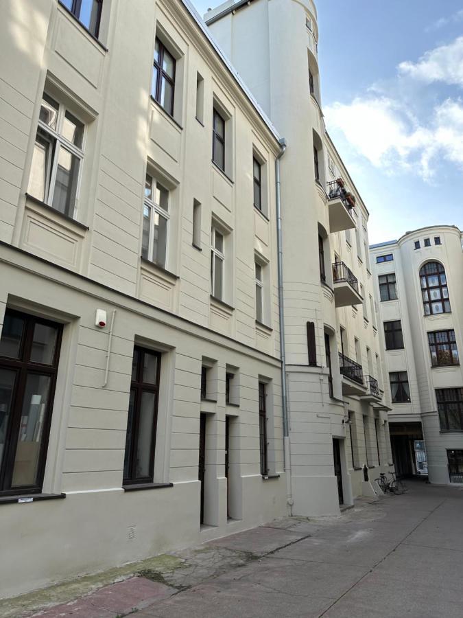 P-122 Piotrkowska Apartment. Лодзь Экстерьер фото