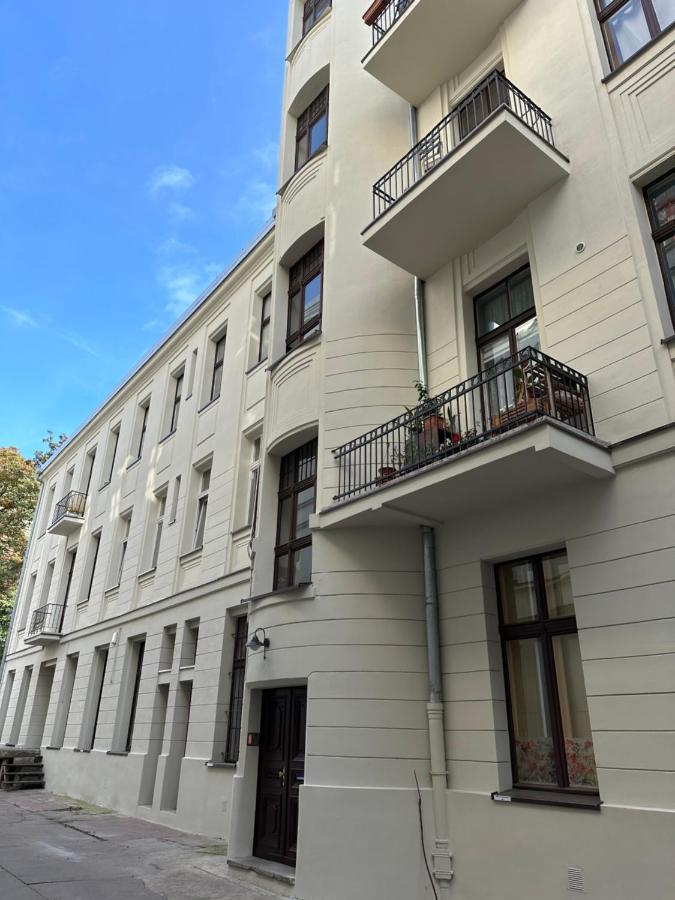 P-122 Piotrkowska Apartment. Лодзь Экстерьер фото